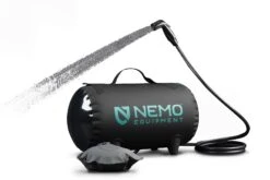 NEMO EQUIPMENT Douche Nemo Helio -Sea to Summit Solde douche nemo helio pressure shower 02 2